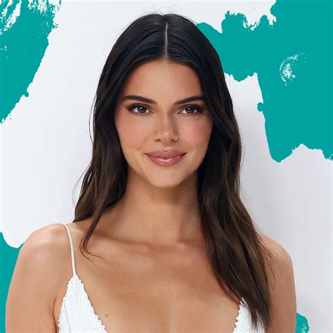 Kendall Jenner Poses Naked For Sultry Mirror Video As Fans Go Wild For