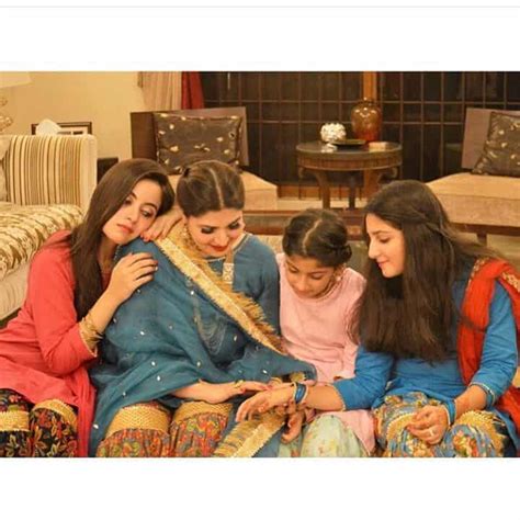 Latest Clicks Of Shagufta Ijaz With Her Beautiful Daughters Reviewit Pk