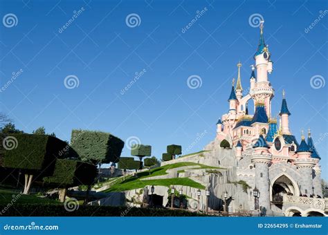 Disneyland Paris Castle Editorial Photo | CartoonDealer.com #22654295