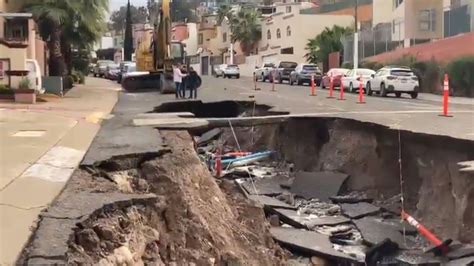 Lluvias En Baja California Abren Un Socav N De Metros Hay Escuelas