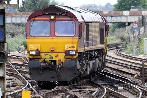 329A4661 EWS Class 66 66154 Approaching Eastleigh Station Kevin