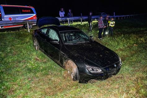 Unfall Auf B Fordert Hohen Schaden Bmw Weicht Tier Aus Und Ger T