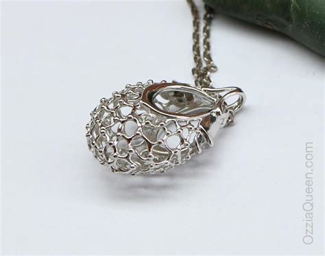 Необычный кулон Ягодка, родированное серебро 925 пробы, без камней.