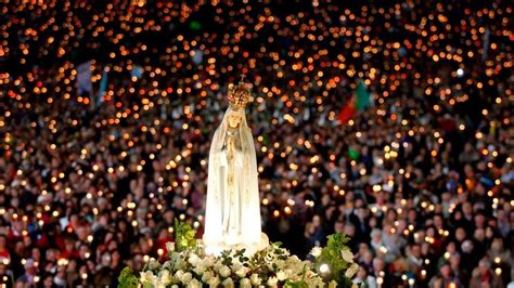 Prociss O Das Velas Em F Tima Um Dos Momentos Mais Bonitos Em Portugal