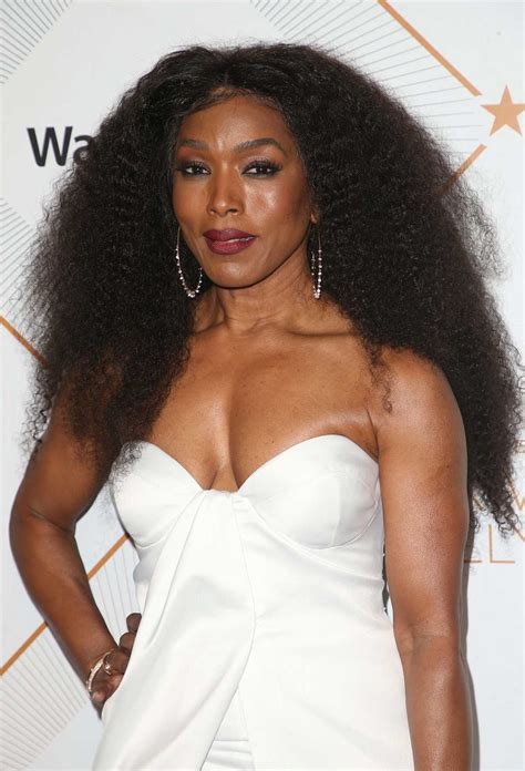 Angela Bassett At 2018 Essence Black Women In Hollywood Oscars Luncheon In Los Angeles 0301