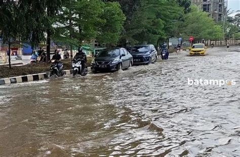 Ini Cara Pemko Batam Mengatasi Banjir Batam Pos