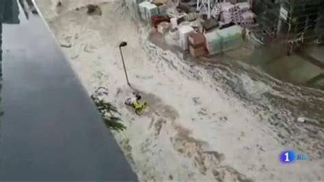 Qué Hacer Cuando Te Sorprende Una Lluvia Torrencial