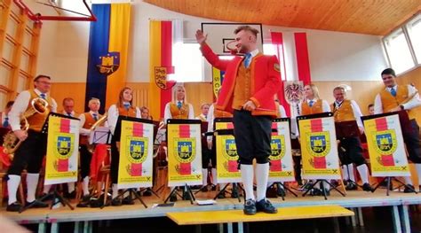 Schlosskapelle Neuhaus Und Heimatklang Bach Begeistern Mit Dem Ersten