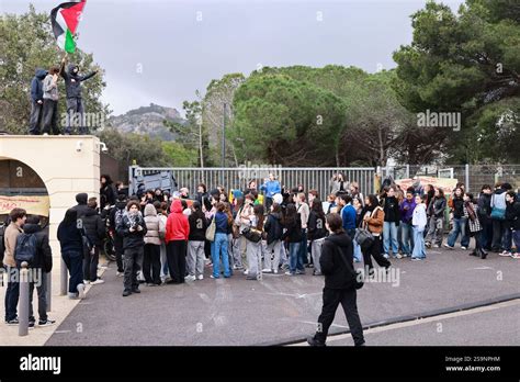 Sylvain Rostaing Le Pictorium Blockade Of The Marseilleveyre High