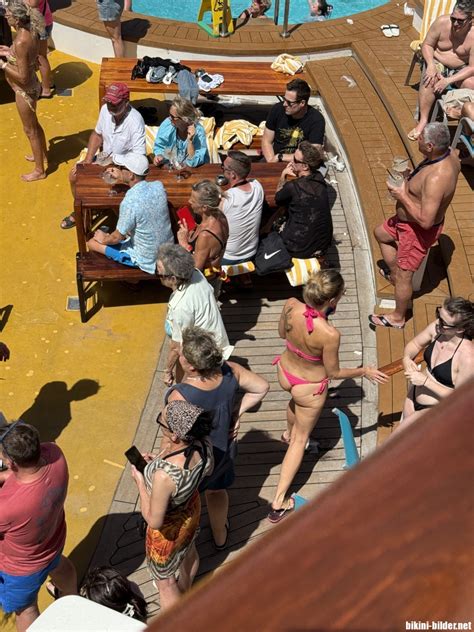 Kreuzfahrt Babe Im Bikini Das Bikini Bilder Album