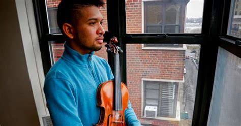 Violinista S Mbolo De Las Protestas En Venezuela Rehace Su Vida En