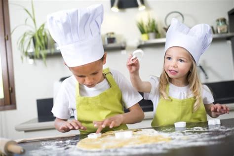 Cuisiner En Famille Avantages D Inclure Les Enfants Vifa Magazine