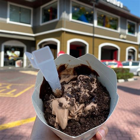 McDonald’s Brings Back Double Chocolate Oreo McFlurry That’s Perfect