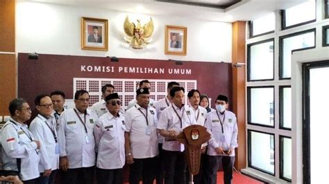 PBB Daftarkan 580 Bacaleg 2024 DPR Ke KPU RI Yusril Siap Untuk Pemilu