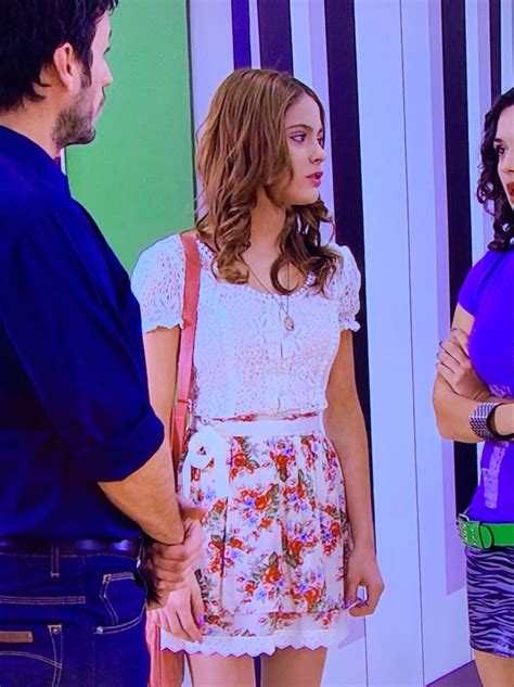 Violetta Outfits Violetta Disney Programa Musical Disney Shows Season 1 Get The Look