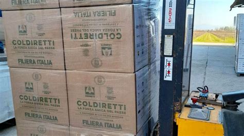 Pacchi Solidali Per Le Famiglie Bisognose L Iniziativa Di Coldiretti Fvg