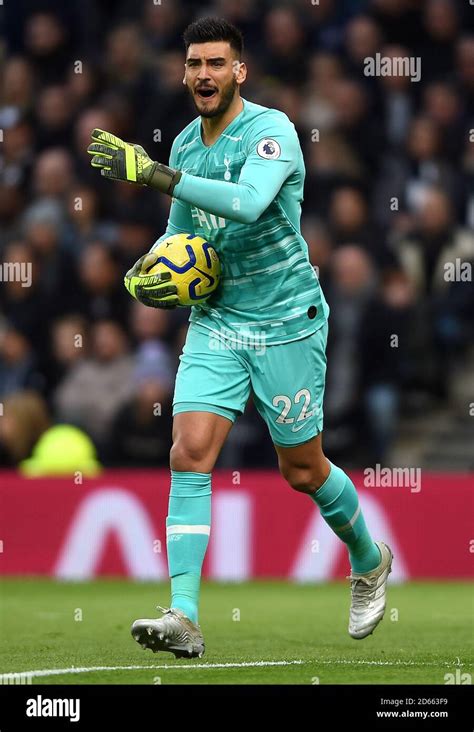 Tottenham Hotspur Goalkeeper Paulo Gazzaniga Stock Photo Alamy