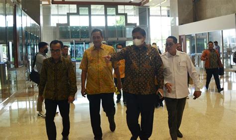 Rapat Kerja Pemerintah Dan Badan Legislasi DPR RI Menko Airlangga