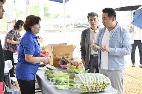 창수면 주민자치회 「창수야 놀자」 지역 농산물 직거래 장터 운영포천뉴스