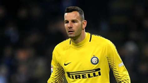 Handanovic Compie 34 Anni Gli Auguri Dell Inter