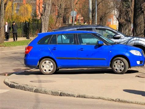 Valor Multa Por Estacionar Na Cal Ada Pontos E Como Recorrer