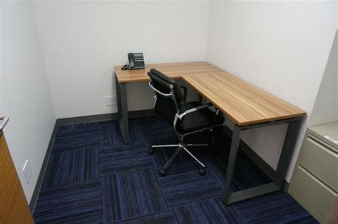 100 Square Foot Office Space For Lease 211 E 43rd St 1 Person Office New York Ny 10017 Rofo