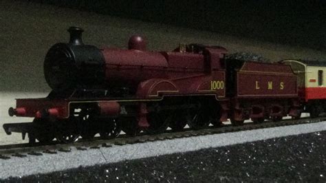 Hornby R3063 4 4 0 Class 4P Compound Steam Engine LMS Maroon OO