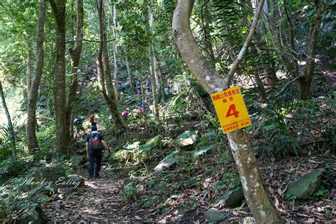 【苗栗泰安】水雲三星 鳥嘴山登山步道｜挑戰爬繩陡坡，登頂山景雲海超美！順游吊橋秘境泡腳旅遊walkerland窩客島