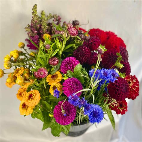 Bulk Bucket of Organically Grown Fresh Flowers for DIY Arrangements — Free Range Flowers | A ...