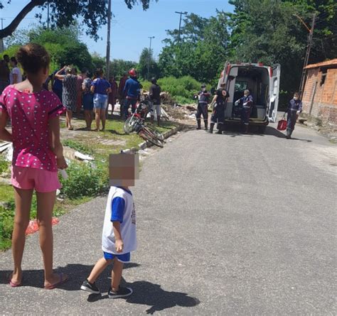 Homem é esfaqueado pelo irmão em rua da zona Norte de Teresina veja o