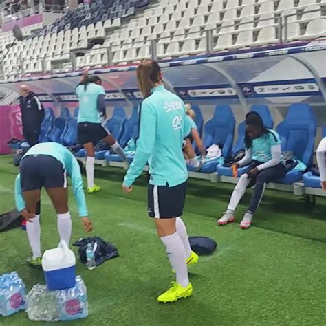 Equipe De France ⭐⭐ On Twitter Les Bleues à Lentraînement Officiel