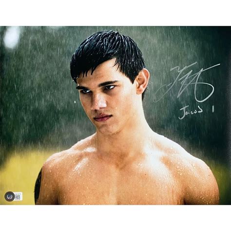 Taylor Lautner Shirtless In Breaking Dawn Part 2