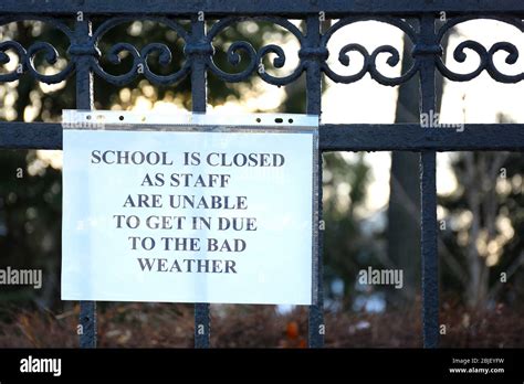 School Closed Sign Due Snow Hi Res Stock Photography And Images Alamy