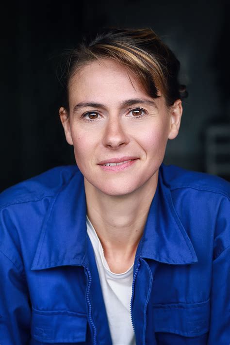 Julie Badoc Schauspielerin Castforward E Talenta