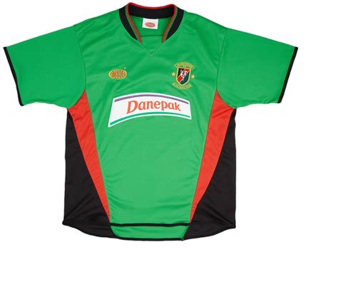 Glentoran FC 2004-05 Kits