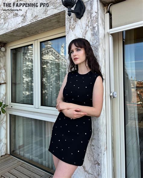 Rachel Brosnahan Nude Actress 60 Photos FappeningTime