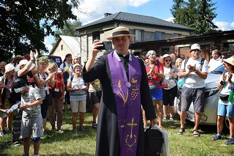 Starachowiccy pielgrzymi w drodze na Jasną Górę Na trasie odwiedzili