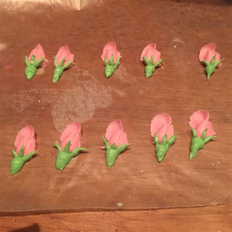 how to make rosebuds with icing