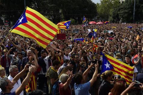 Catalonia Protestors Give Fascist Salutes As They Continue Fight