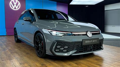 Volkswagen Golf GTI será lançado oficialmente no Brasil em 2025