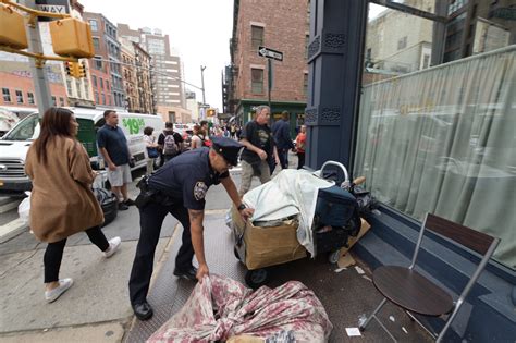 Times Square rally seeks to expand street vendors – but can New York