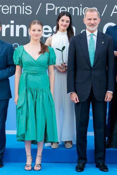 La Princesa Leonor Y El Rey Felipe A Conjunto En Los Premios Princesa De Girona