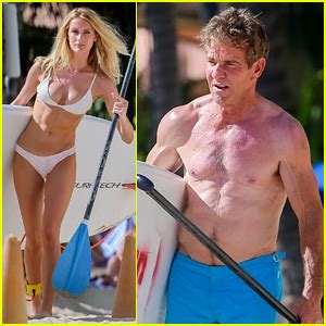 Dennis Quaid 65 New Fiancee Laura Savoie 26 Show Off Ripped