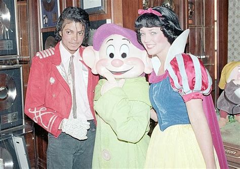 April 27 1984 Michael Invites Disneyland Characters Snow White And