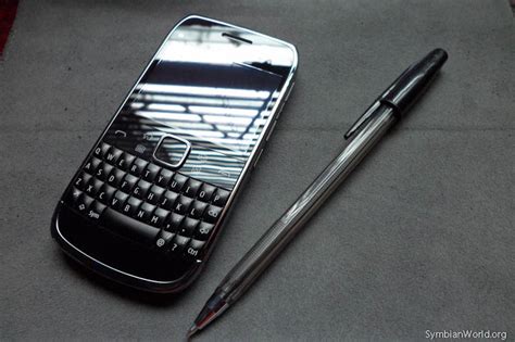 Nokia E6 Review – The Touch-and-Type Leader | NokiaWorld