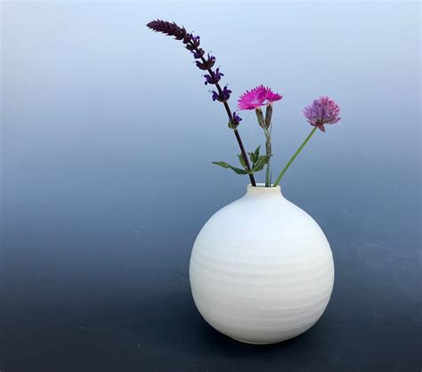 Modern Rounded Pottery Bud Vase Matte White Glaze Minimalist Flower