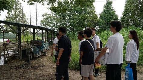 食品与生物工程学院开展大学生三下乡爱心助农助残活动 芜湖职业技术学院 食品与生物工程学院