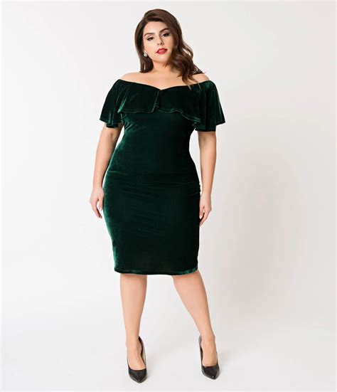 Unique Vintage Plus Size Emerald Green Velvet Off Shoulder Sophia