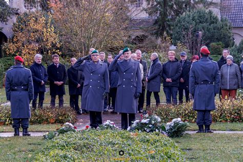 Kranzniederlegung Am Volkstrauertag Fotobrb De