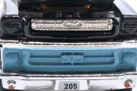 FORD MUSTANG CONVERTIBLEのレビュー Thunderballと 年モノを新旧比較 Hot Wheels 情報まとめ ホットウィール にわかマニア